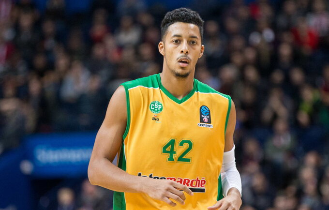 W.Howardas keliasi į NBA (BNS nuotr.)