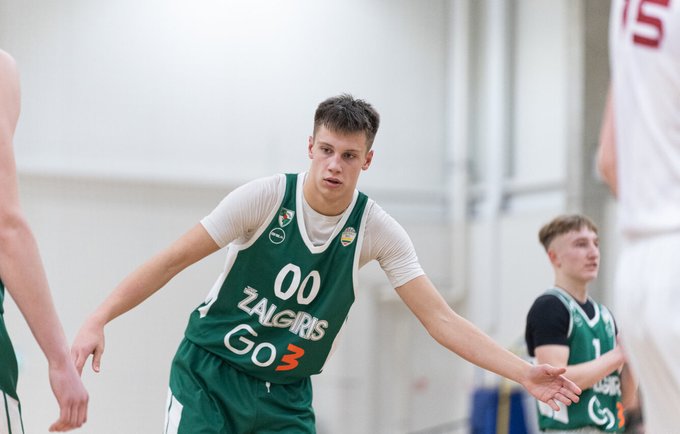 M.Juzėnas toliau spindi NKL