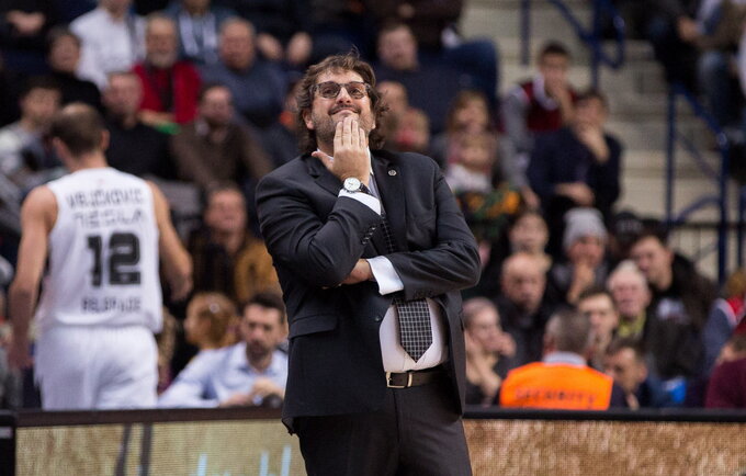 A.Trinchieri yra nustebęs Eurolygos klubų darbais (BNS nuotr.)