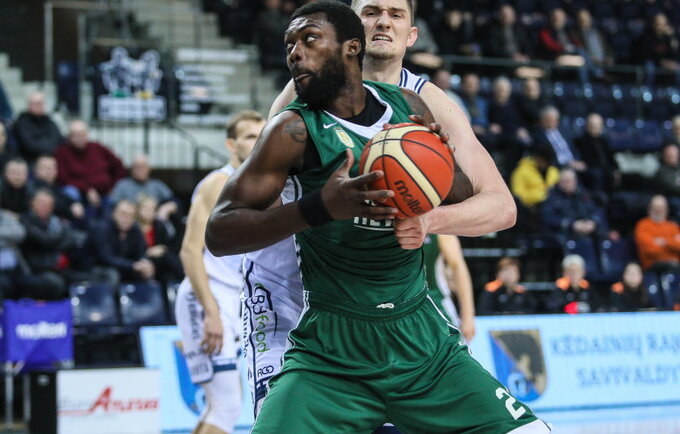 V.Okouo surinko dvigubą dublį (BNS nuotr.)