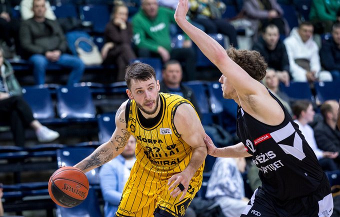 T.Jogėla patyrė lūžį (Foto: Rokas Lukoševičius)