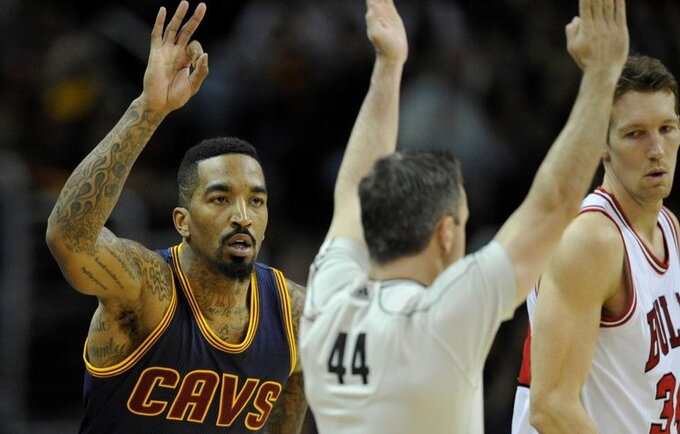J.R.Smithas sukūrė gražiausią NBA dienos epizodą (Scanpix nuotr.)