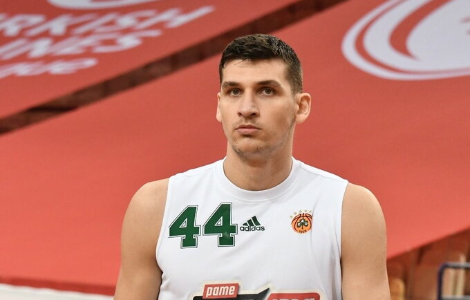 K.Mitoglou keliasi į Milaną