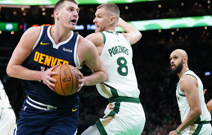 Denverio ir Bostono ekipos žais mačus Abu Dabyje (Scanpix nuotr.)