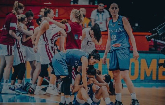 Italijos moterų rinktinė turi teisę verkti (FIBA Europe nuotr.)