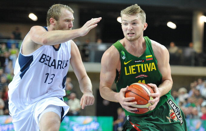 D.Sabonis apdovanojo komandos draugus (Fotodiena.lt)