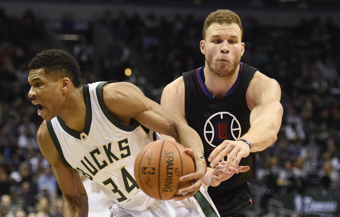 G.Antetokounmpo B.Griffiną pranoko tiek individualiai, tiek komandiškai (Scanpix nuotr.)