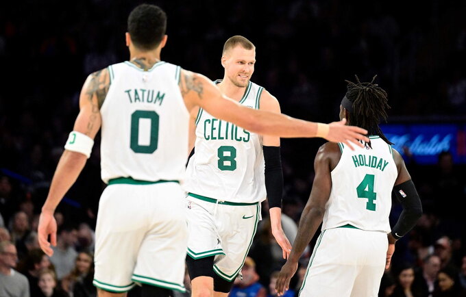 K.Porzingis pelnė 22 taškus į buvusios ekipos krepšį (Scanpix nuotr.)
