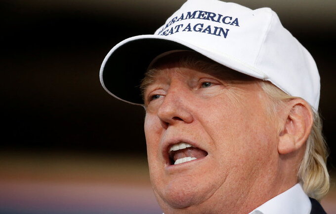 D.Trumpas vėl sukėlė amerikiečių nepasitenkinimą (Scanpix nuotr.)