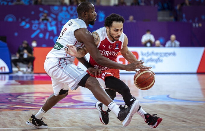 Sh.Larkinas pratrūko (FIBA nuotr.)
