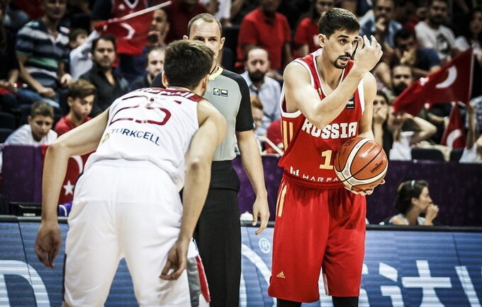 A.Švedas prisidėjo prie kamuolio kritikų (FIBA Europe nuotr.)