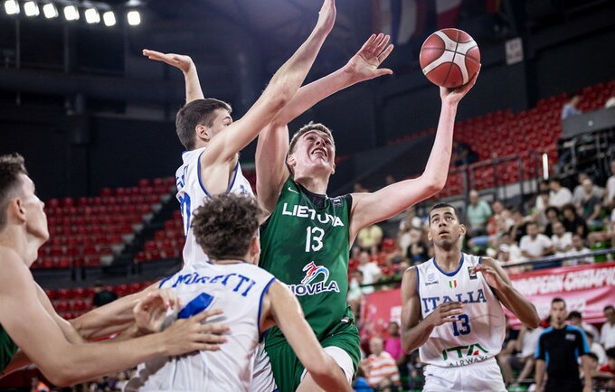 Lietuviai tęsia kovas (FIBA nuotr.)