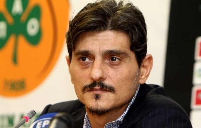D.Giannakopoulosas teigė, kad sirgaliai sulaikė jį nuo žaidėjų atleidimo