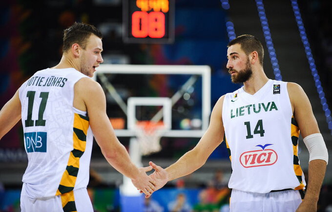 NBA žaidžiantys lietuviai uždirba daugiausiai iš savo tautiečių (Fotodiena.lt)