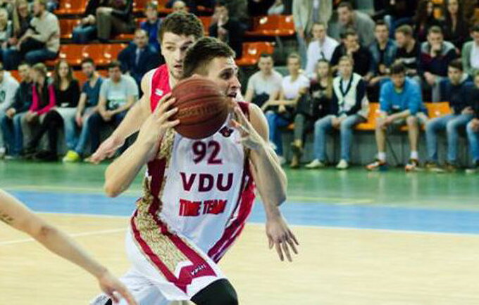 VDU artimai draugauja su krepšiniu