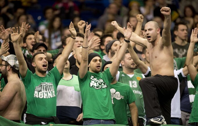 „Panathinaikos“ vėl baudžiama už netinkamą sirgalių elgesį (Scanpix nuotr.)