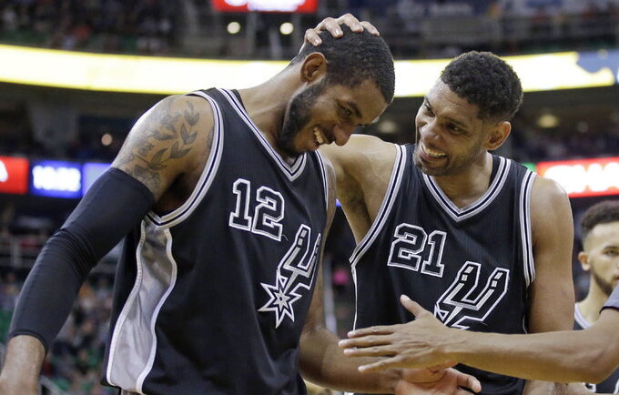L.Aldridge'as puikiai pritapo „Spurs“ komandoje (Scanpix)