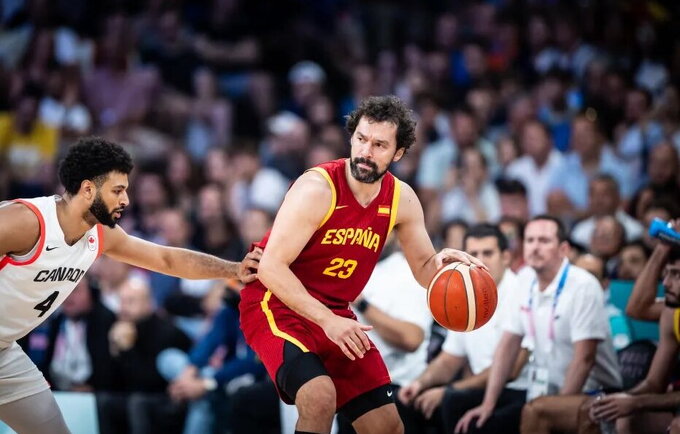 S.Llullas traukiasi (FIBA nuotr.)