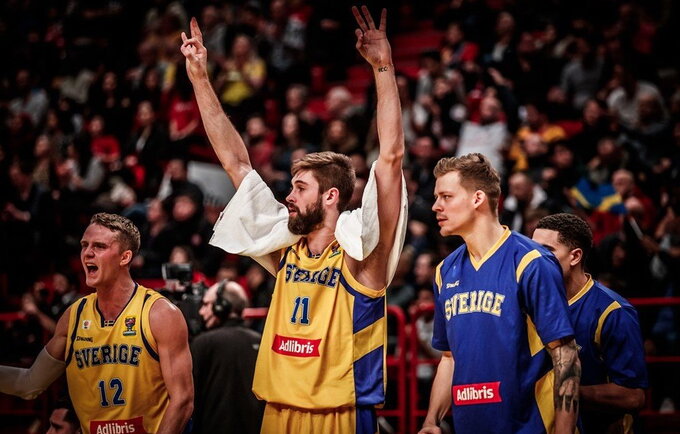 Švedai pasiekė puikią pergalę (FIBA nuotr.)