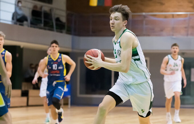G.Nemeikša atkovojo 10 kamuolių (Dainius Lukšta, NKL)