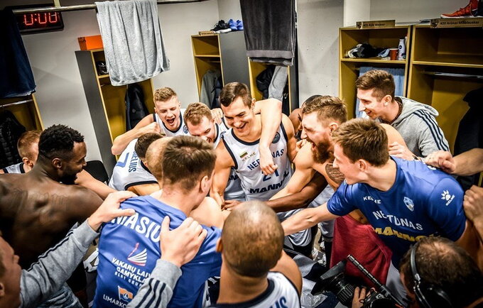Svarbios varžovų pergalės sulaukęs „Neptūnas“ švenčia patekimą į atkrintamąsias (FIBA Europe nuotr.)