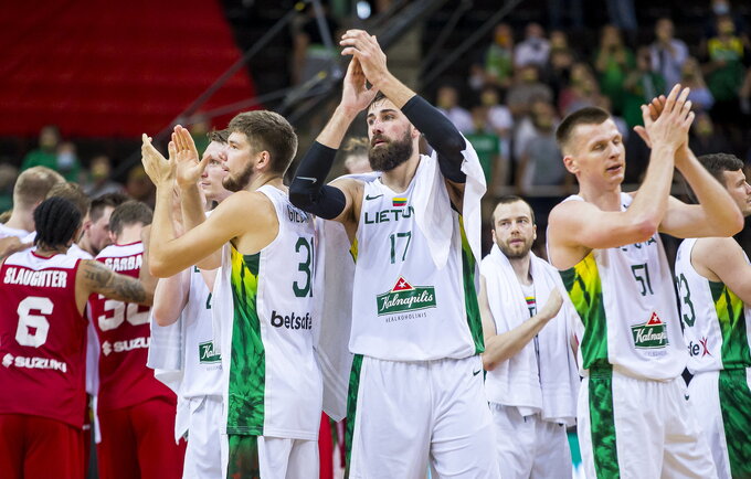 J.Valančiūnas su rinktine siekia bilieto į olimpiadą (BNS nuotr.)