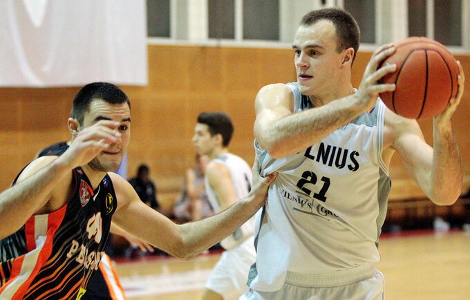 V.Lukša pelnė 7 taškus, bet to pergalei nepakako (Foto: Augustas Didžgalvis)