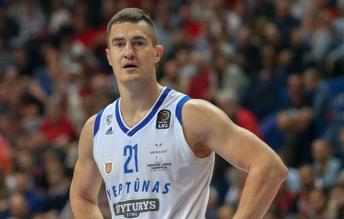 S.Galdikas po mačo keliavo pabendrauti su arbitrais (Josvydas Elinskas, Fotodiena.lt)