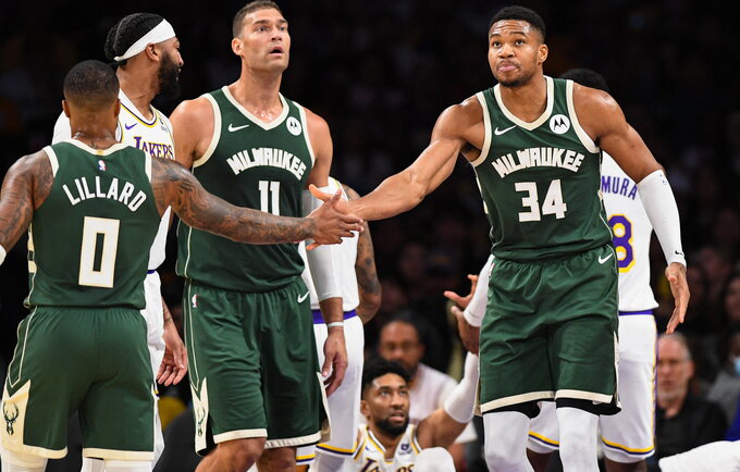 D.Lillardas ir G.Antetokounmpo debiutavo kartu (Scanpix nuotr.)