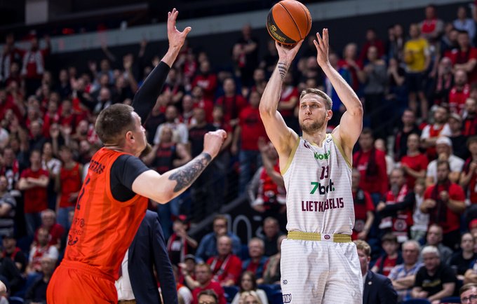 M.Varnas žaisti nebegali (Foto: Rokas Lukoševičius)