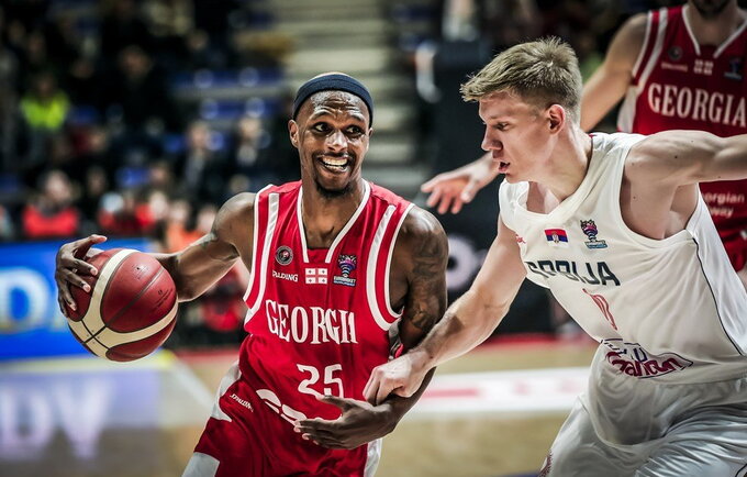 T.McFaddenas tapo tikru galvos skausmu serbų gynybai (FIBA Europe nuotr.)