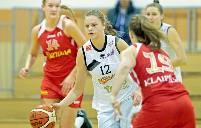 L.Juškaitės lemiamas metimas tikslo nepasiekė (Foto: Augustas Didžgalvis)