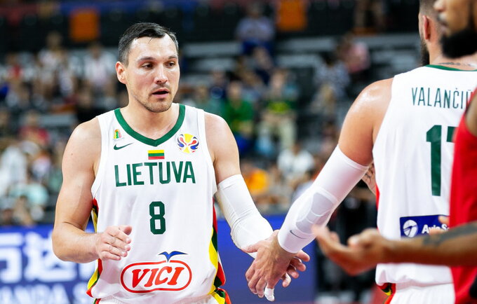 J.Mačiulio laukia kova su J.Inglesu (FIBA nuotr.)