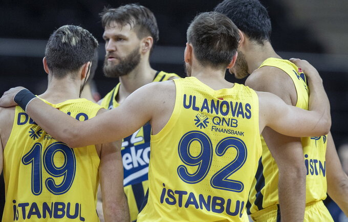 „Fenerbahče“ gretose užfiksuoti septyni COVID-19 atvejai (BNS nuotr.)