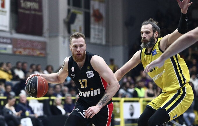 ı̇̀.Brazdeikis buvo blankus