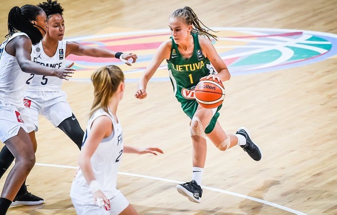 J.Jocytė puikiai tvarkosi su ją užklupusiu dėmesiu (FIBA nuotr.)