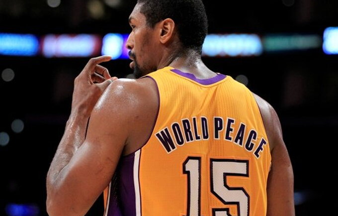Iš Rono Artesto į World Peace