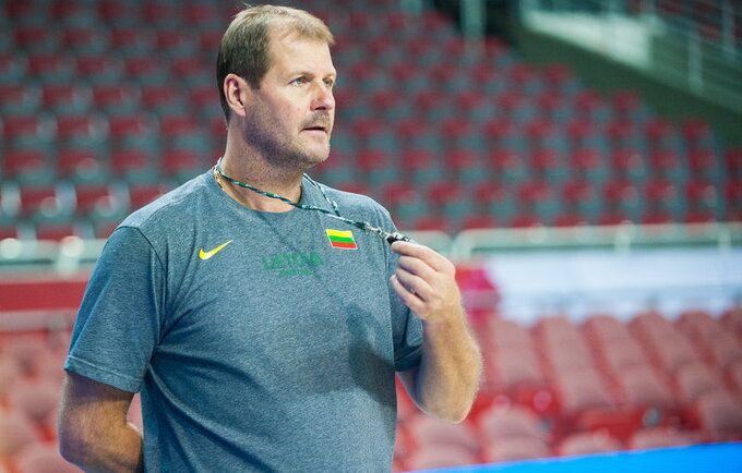 G.Krapikas teigė, kad reikia prižiūrėti ne tik latvių snaiperius (Fotodiena.lt)