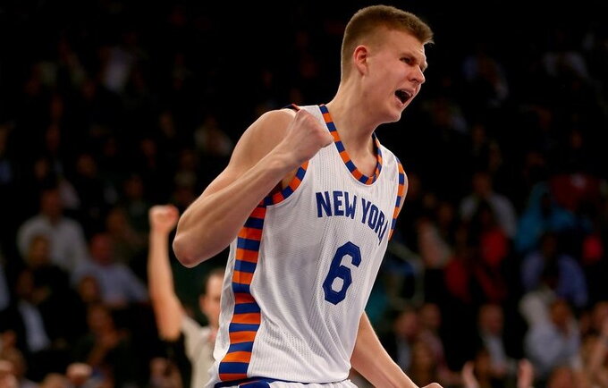 K.Porzingis džiaugiasi, kad gauna patarimų iš legendinio trenerio (Scanpix nuotr.)
