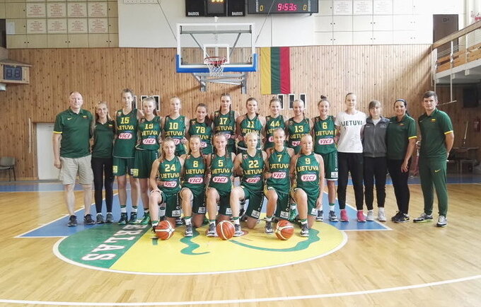 Šešiolikmetės nusileido baltarusėms (LKF nuotr.)