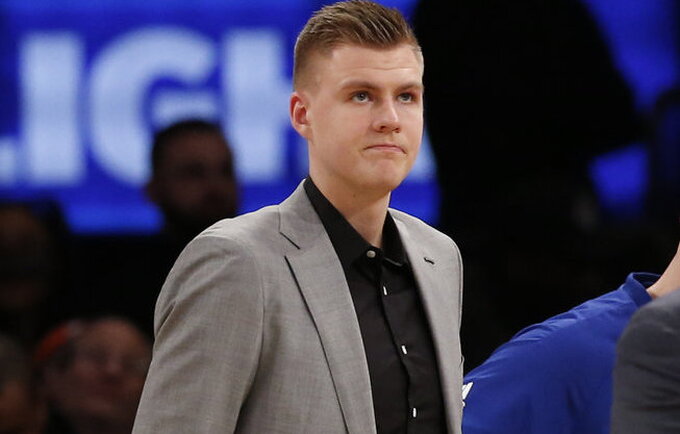 K.Porzingis dėl traumos negali žaisti (Scanpix nuotr.)