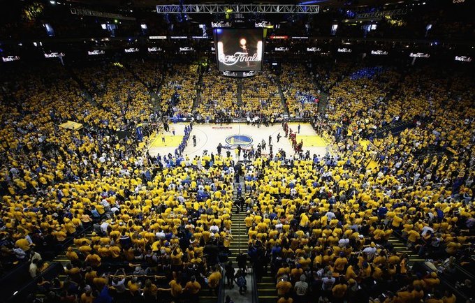 „Oracle arena“ talpina beveik 20 tūkst. sirgalių (Scanpix nuotr.)