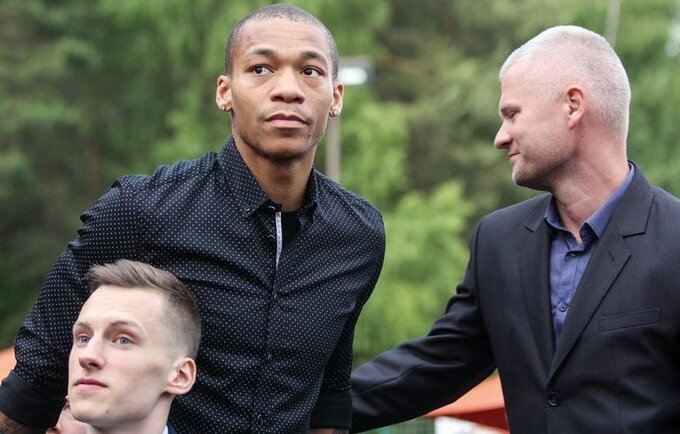 J.Randle'as keliasi rungtyniauti į Prancūziją (Fotodiena.lt)