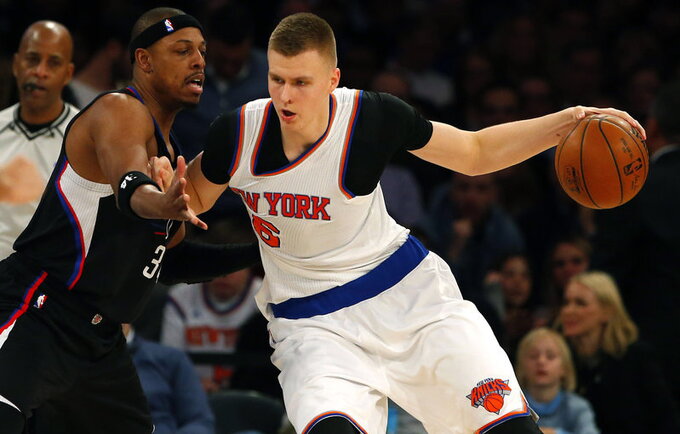 K.Porzingis buvo rezultatyvus, nors atakavo ir ne itin taikliai (Scanpix nuotr.)