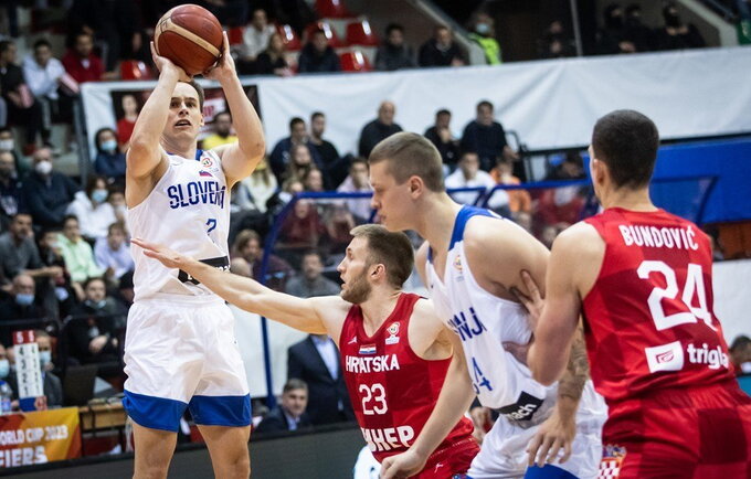 Slovėnai turėjo darbo (FIBA nuotr.)