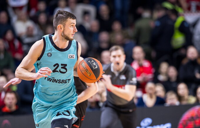 M.Jogėla nežais mažiausiai 5 savaites (Foto: Rokas Lukoševičius)