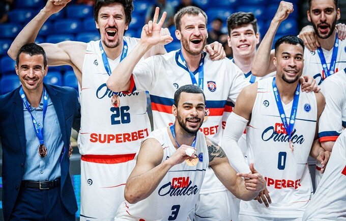 A.Valeika džiaugiasi medaliu (FIBA Europe nuotr.)