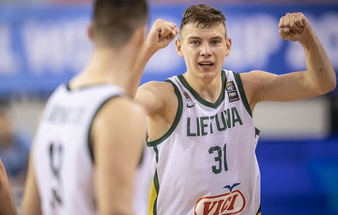 R.Jokubaitis pataikė itin svarbius baudų metimus (FIBA nuotr.)
