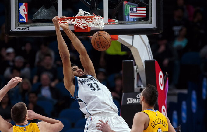 „Nuggets“ susitvarkyti su K.Townsu nepavyko (Scanpix nuotr.)