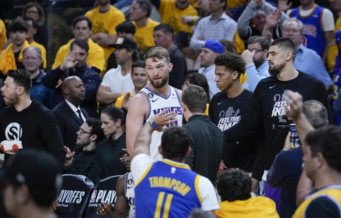 D.Sabonis praleido smūgį alkūne (Scanpix nuotr.)